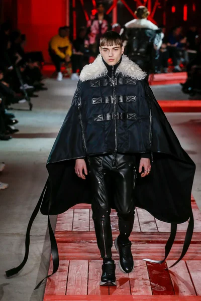 Look 26